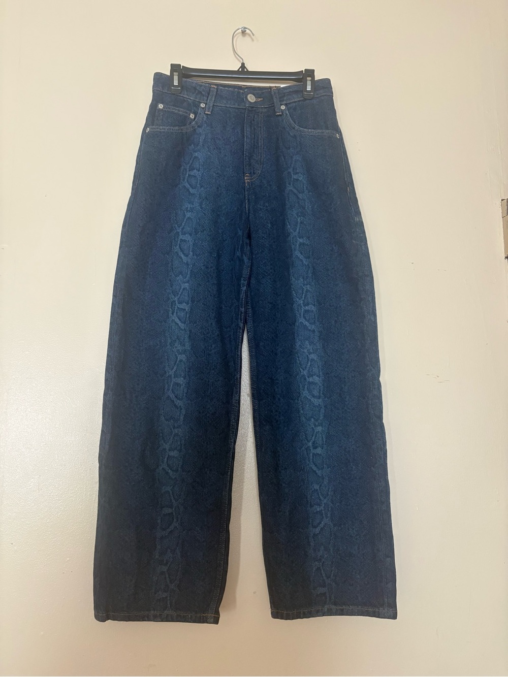 Zara Indigo High-Rise Wide-Leg Jeans with Subtle Snake-Print